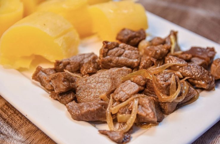 Aipim Com Carne Do Sol Feijoada E Sanduche De Mortadela No Rei Do