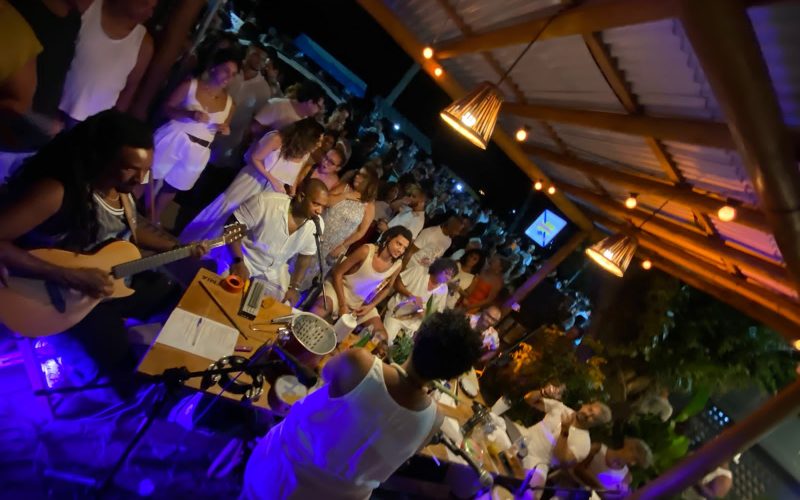 Samba do Jiló celebra 9 anos do restaurante Jiló na Bahia